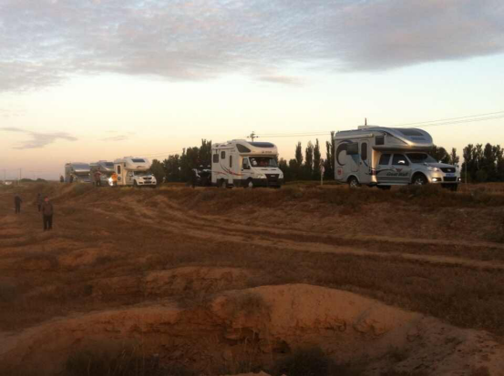 阿拉善英雄會即將開始 阿拉善英雄會即將開始