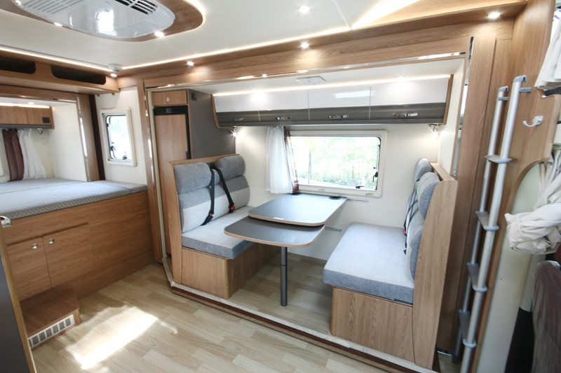 要大空間也更舒適，這樣的房車很棒