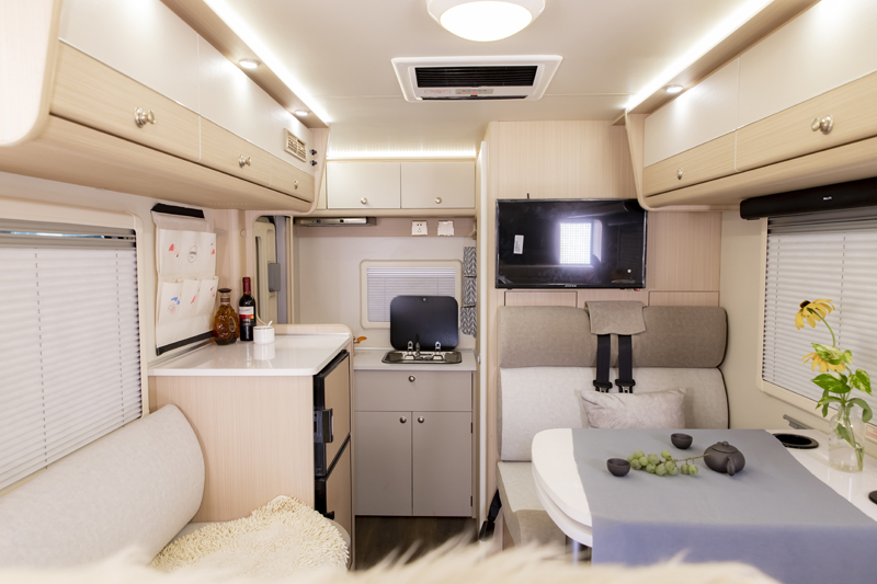 選這輛房車，只為更多山花爛漫