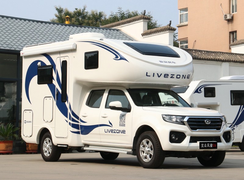 有上下鋪的房車，還是四驅，點贊